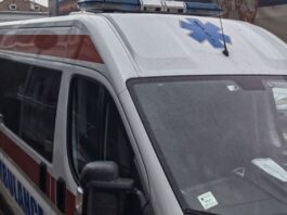poznato-stanje-devojcice-koja-je-ispala-iz-autobusa:-prevezena-na-neurohirurgiju-urgentnog-centra
