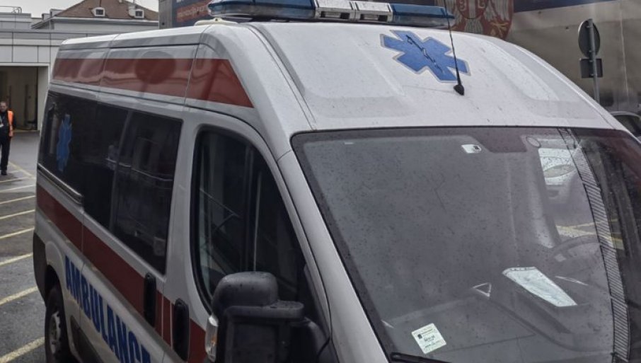 poznato-stanje-devojcice-koja-je-ispala-iz-autobusa:-prevezena-na-neurohirurgiju-urgentnog-centra poznato-stanje-devojcice-koja-je-ispala-iz-autobusa:-prevezena-na-neurohirurgiju-urgentnog-centra