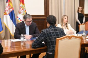 vucic:-srbija-dosledno-ispunjava-obaveze-iz-aranzmana-sa-mmf-om-–-nedeljnik