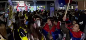 studenti-koji-iz-vrsca-pesace-u-novi-sad-stigli-u-plandiste:-svestenik-im-omogucio-da-spavaju-u-crkvenom-domu-–-nedeljnik studenti-koji-iz-vrsca-pesace-u-novi-sad-stigli-u-plandiste:-svestenik-im-omogucio-da-spavaju-u-crkvenom-domu-–-nedeljnik