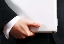 „Šako može samo da prdi“: Kolega opleo po Polumenti nakon optužbi da mu je ukradena pesma „sako-moze-samo-da-prdi“:-kolega-opleo-po-polumenti-nakon-optuzbi-da-mu-je-ukradena-pesma